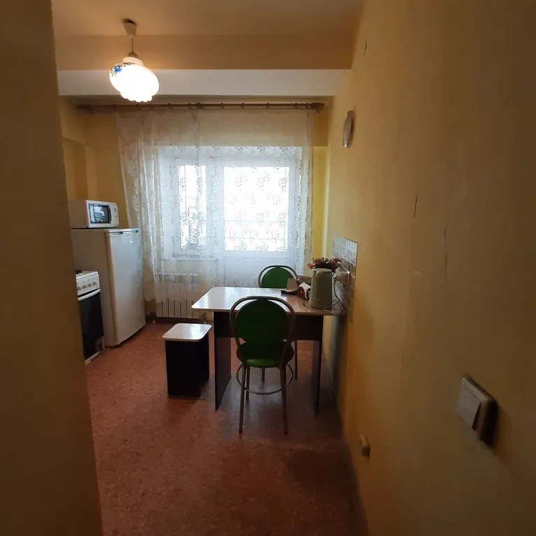 Квартира однокомнатная в Ленинском, 38 м², Иркутск — кухня, фото 2