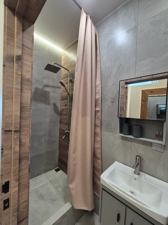 Студия однокомнатная в Ленинском, 25 м², Владивосток — ванная комната, фото 2