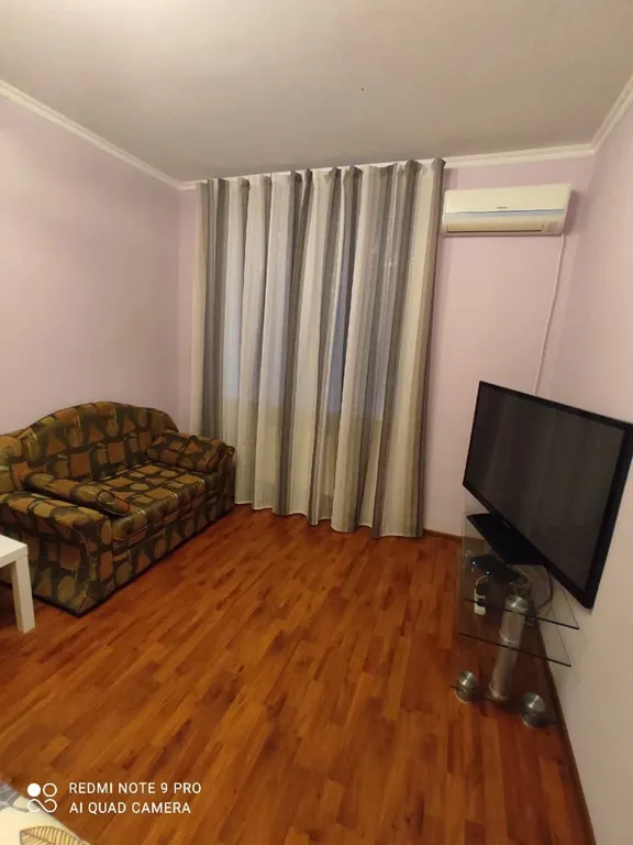 Квартира однокомнатная на улице Чехова, 37 м², Таганрог — спальня, фото 2