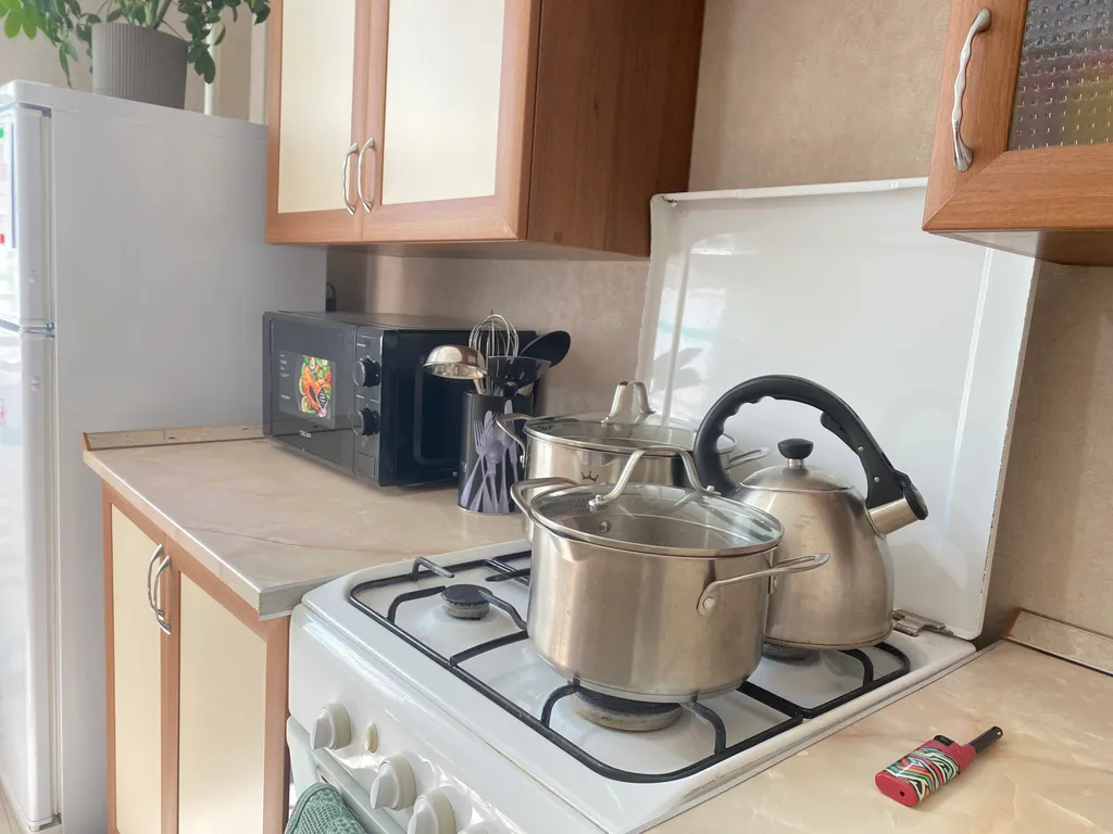 Квартира двухкомнатная на улице Звездной, 56 м², Сызрань — кухня, фото 3