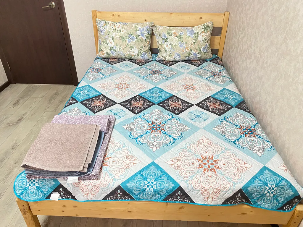 Квартира двухкомнатная на улице Звездной, 56 м², Сызрань — спальня, фото 2
