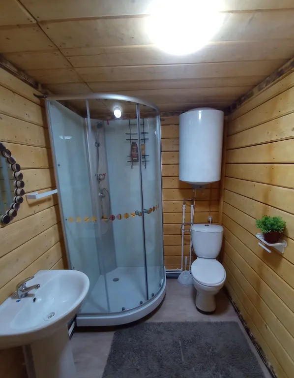 Дом 4-местный на улице Ленина, 24 м², Акташ — ванная комната, фото 2