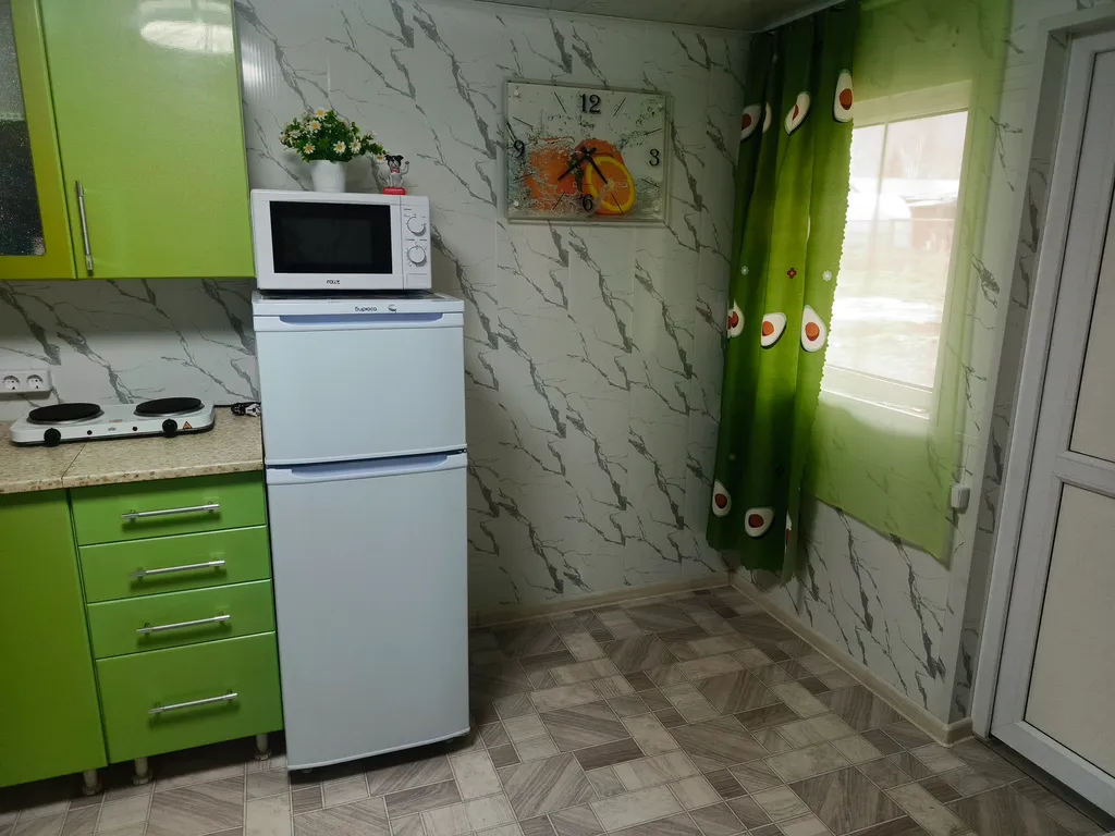 Дом 4-местный на улице Ленина, 24 м², Акташ — кухня