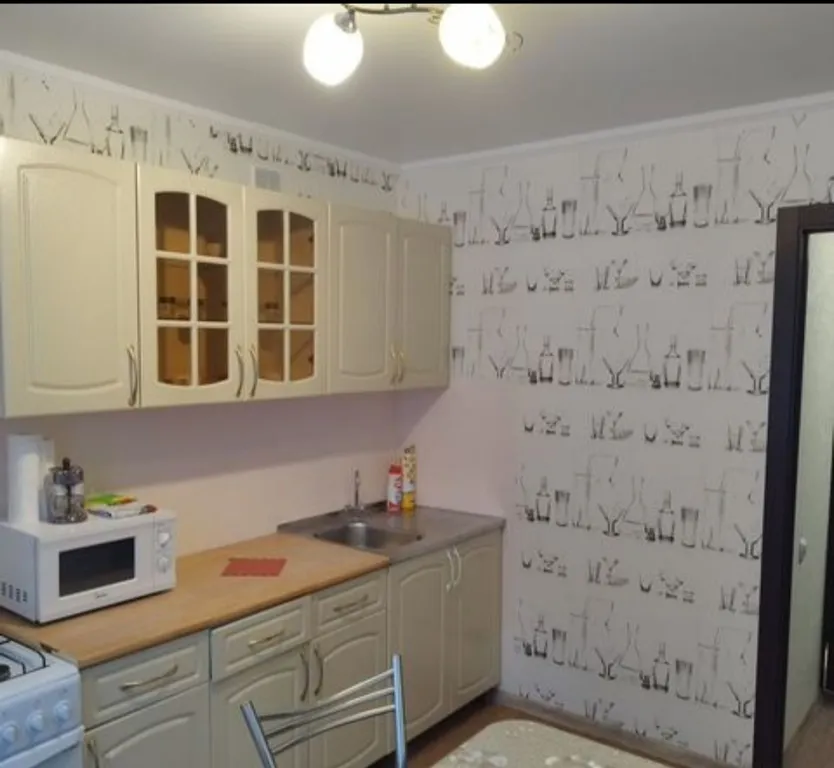 Квартира однокомнатная на улице Пензенской, 36 м², Сызрань — кухня, фото 2