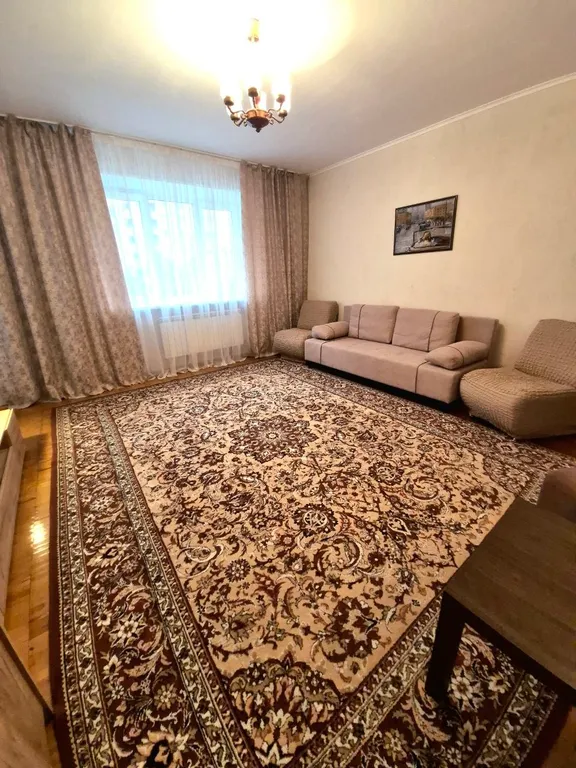 Трёхкомнатная квартира в самом центре, 3 изолированные комнаты и кухня