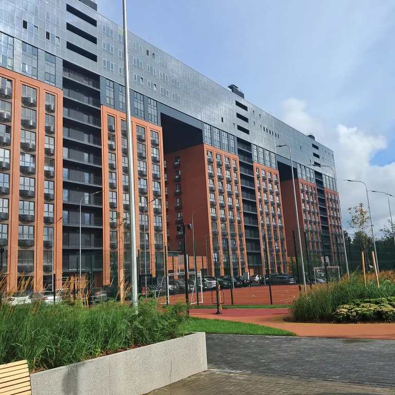 Квартира однокомнатная в Ленинском, 40 м², Нижний Новгород — двор