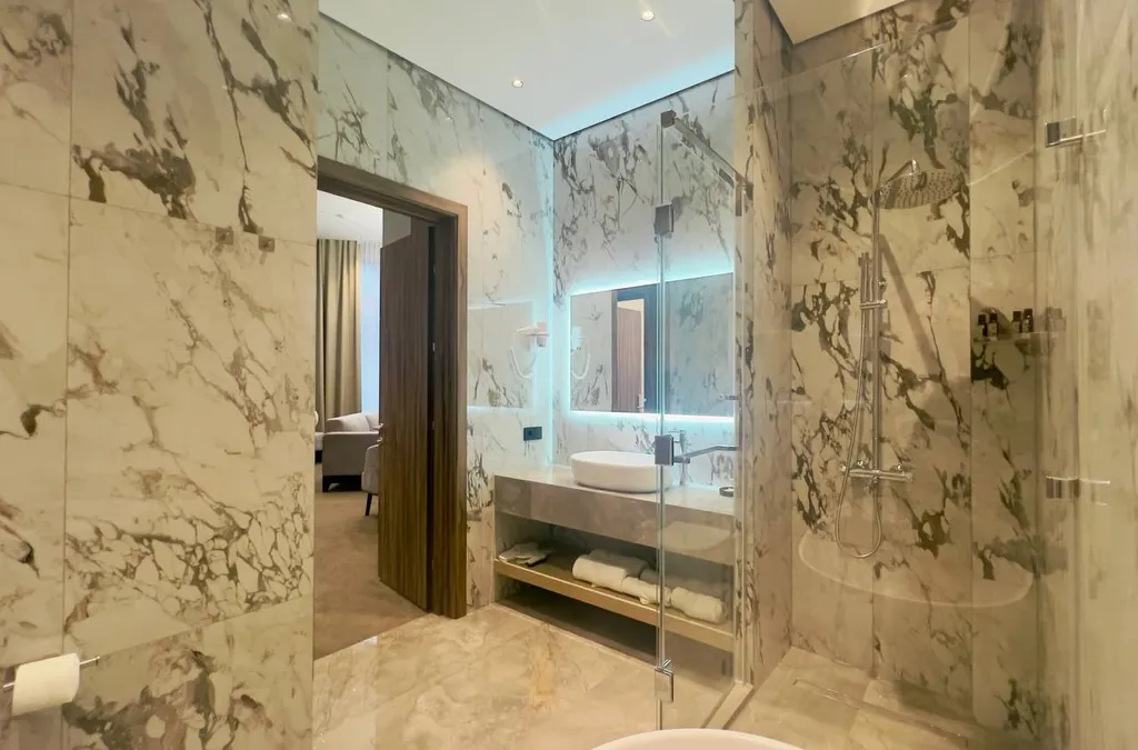 Двухместный номер с 1 кроватью люкс — Derbent Plaza, фото 5 из 5