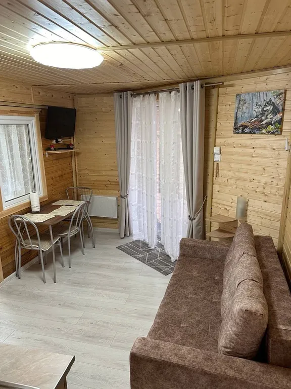 Дом домик-студия двухкомнатный