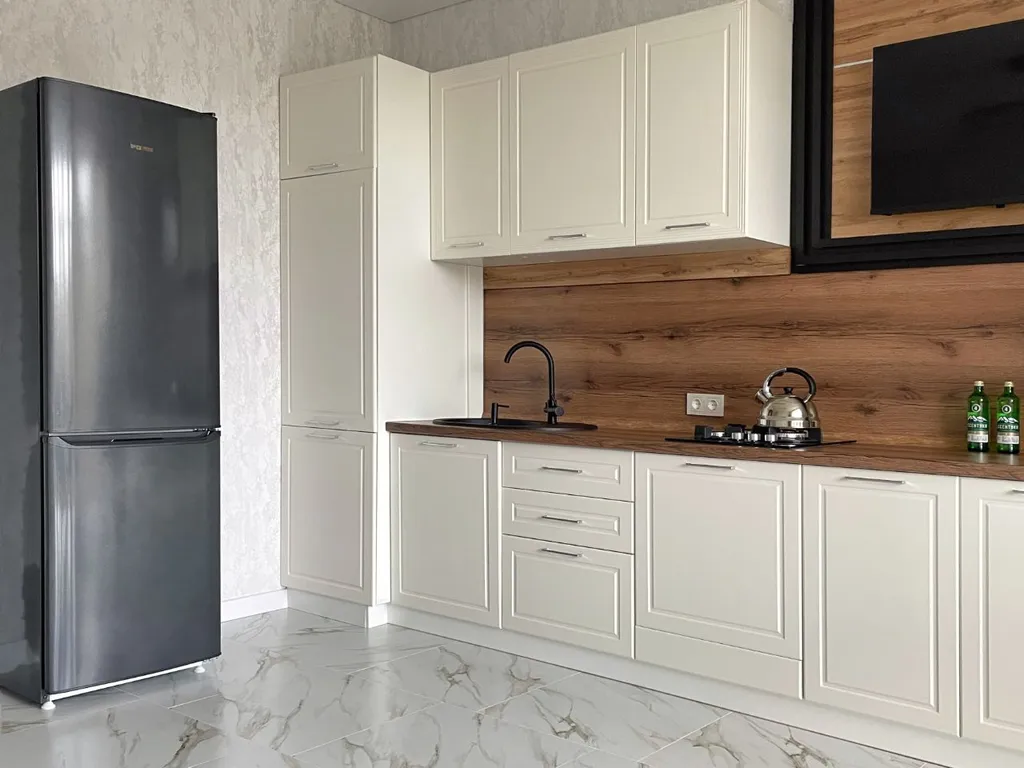 Квартира однокомнатная на улице Нелюбина, 50 м², Ессентуки — кухня, фото 6