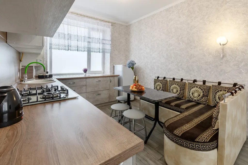 Дом 8-местный на улице Владимирской, 70 м², Аксай — кухня, фото 2