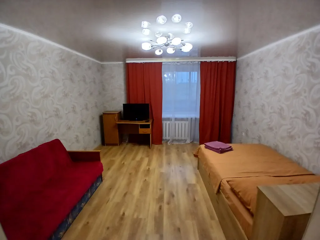 Квартира двухкомнатная на улице Мориса Тореза, 56 м², Тюмень — спальня, фото 2