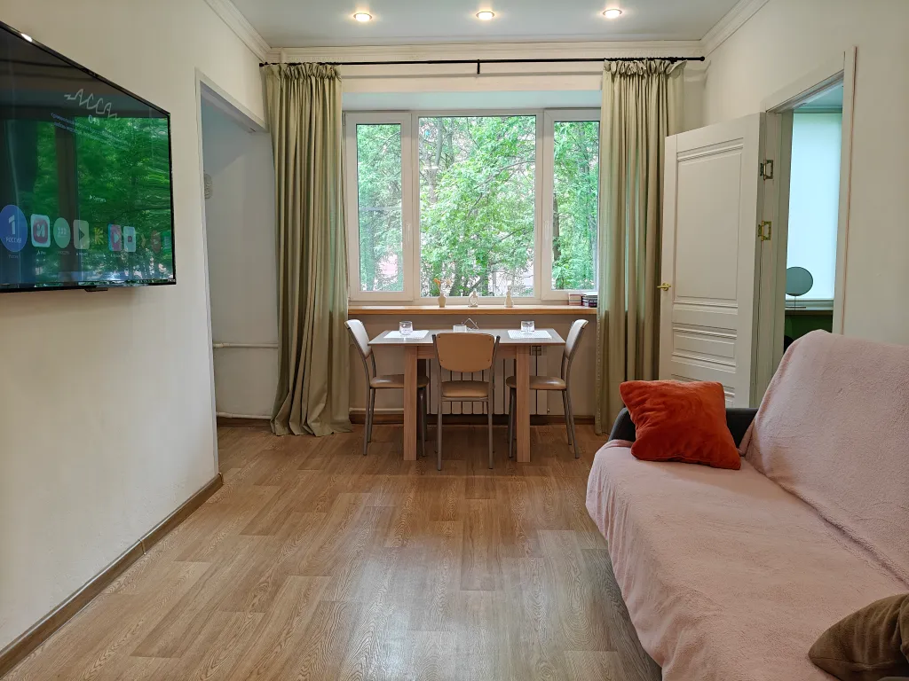 Квартира двухкомнатная на проспекте Ленина, 45 м², Ярославль — спальня, фото 6