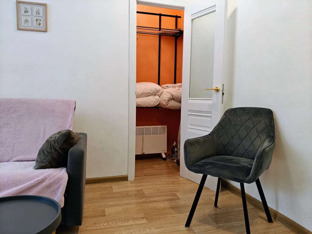Квартира двухкомнатная на проспекте Ленина, 45 м², Ярославль — спальня, фото 8