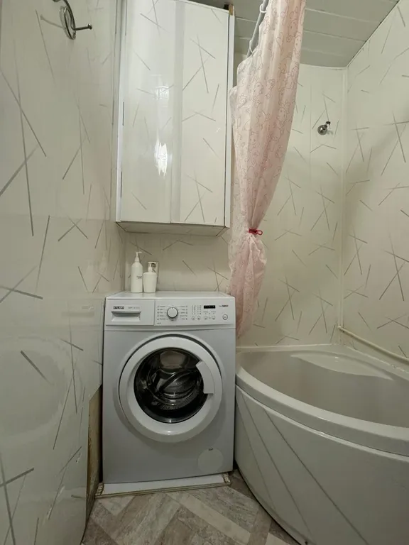 Квартира двухкомнатная на улице Черняховского, 42 м², Великий Новгород — фото 5