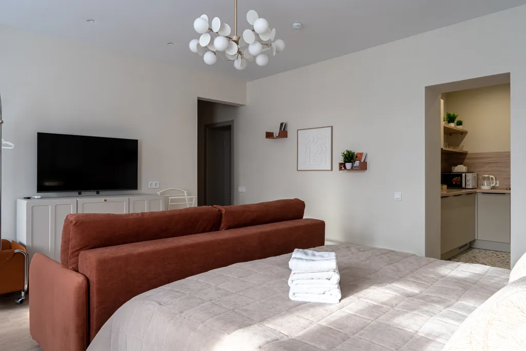 Апартаменты однокомнатные у метро Горьковская, 50 м², Нижний Новгород — спальня, фото 8