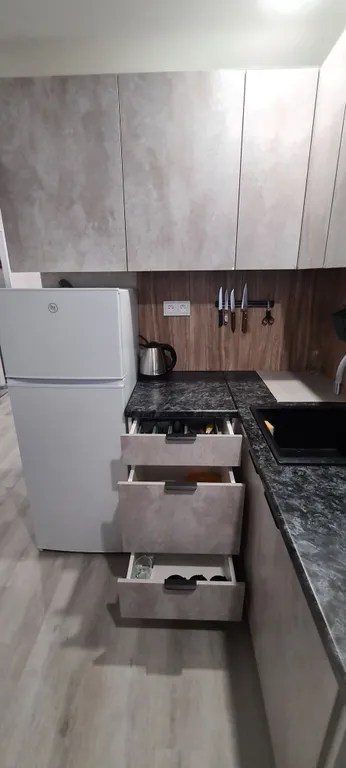 Квартира однокомнатная в переулке Менделеева, 30 м², Ессентуки — кухня, фото 9