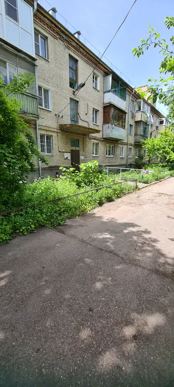 Квартира однокомнатная в переулке Менделеева, 30 м², Ессентуки — двор, фото 2