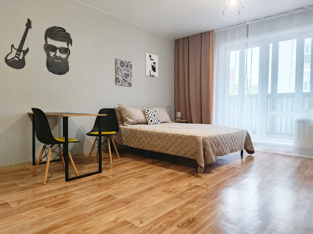 Студия однокомнатная в Центральном, 42 м², Красноярск — спальня, фото 10