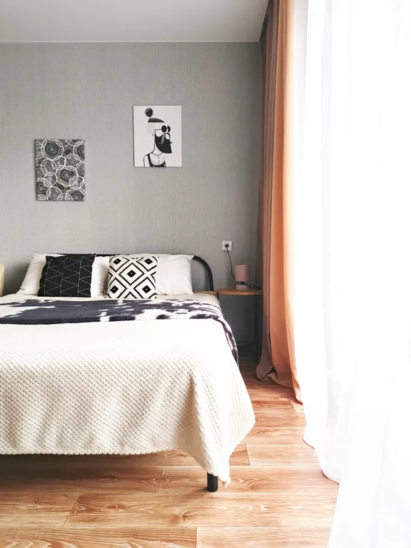 Студия однокомнатная в Центральном, 42 м², Красноярск — спальня, фото 11