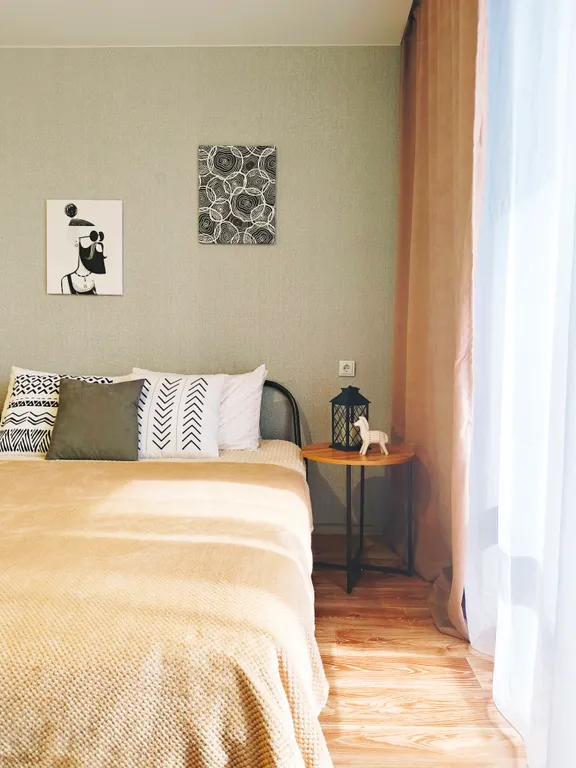 Студия однокомнатная в Центральном, 42 м², Красноярск — спальня, фото 3