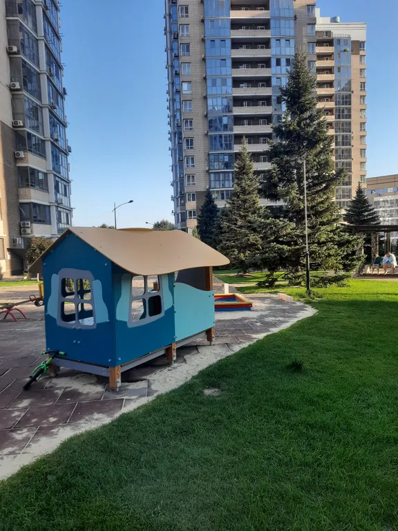 Квартира однокомнатная в Дзержинском, 44 м², Волгоград — двор, фото 4