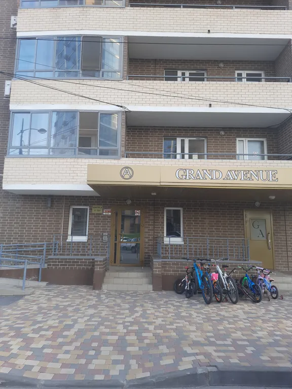 Квартира однокомнатная в Дзержинском, 44 м², Волгоград — двор, фото 2