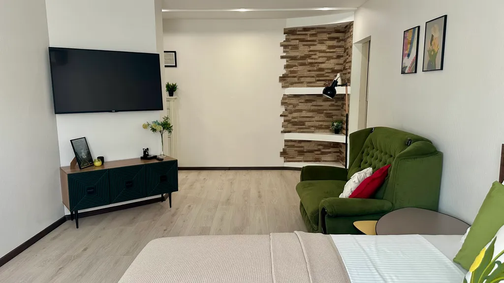 Квартира двухкомнатная на улице Волкова, 55 м², Ростов-на-Дону — спальня, фото 11