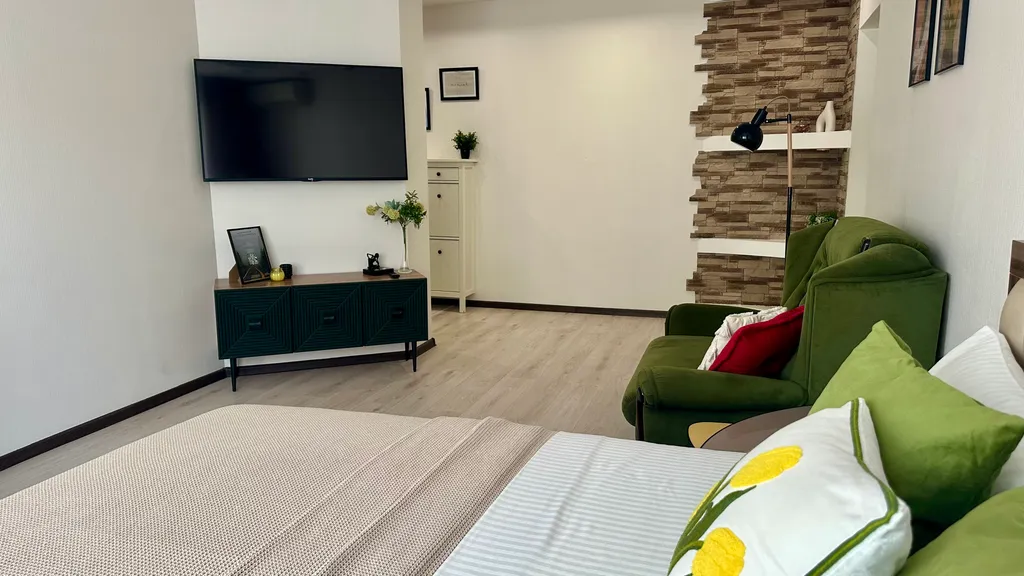 Квартира двухкомнатная на улице Волкова, 55 м², Ростов-на-Дону — спальня, фото 12