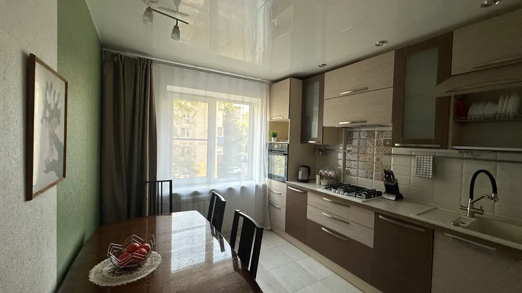 Квартира двухкомнатная на улице Волкова, 55 м², Ростов-на-Дону — кухня