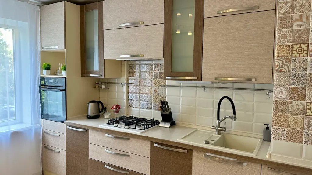 Квартира двухкомнатная на улице Волкова, 55 м², Ростов-на-Дону — кухня, фото 3