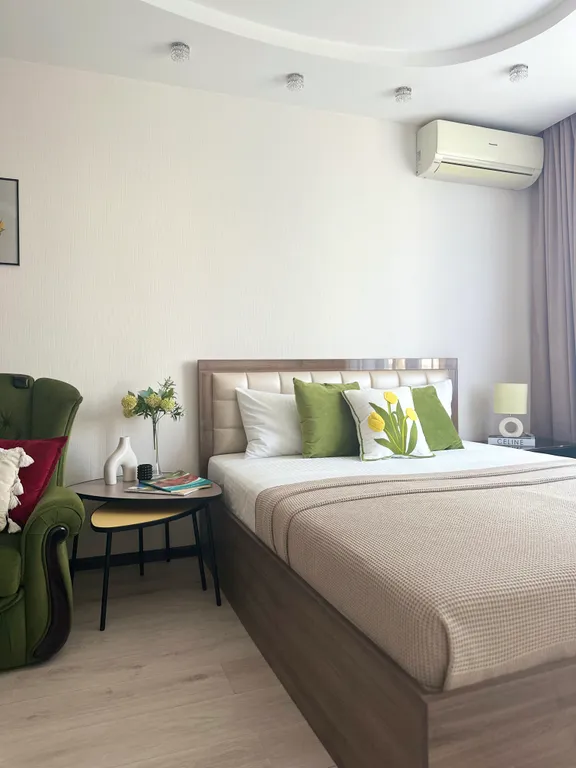 Квартира двухкомнатная на улице Волкова, 55 м², Ростов-на-Дону — спальня, фото 8
