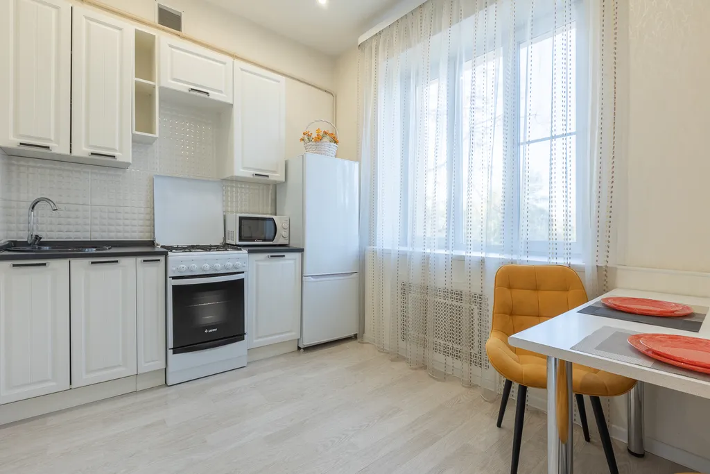 Квартира однокомнатная у Горьковской, в Кузнечихе, 45 м², Нижний Новгород — кухня, фото 3