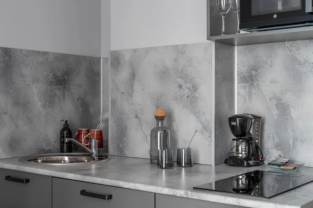 Студия однокомнатная в Чкаловском, 29 м², Екатеринбург — кухня, фото 2