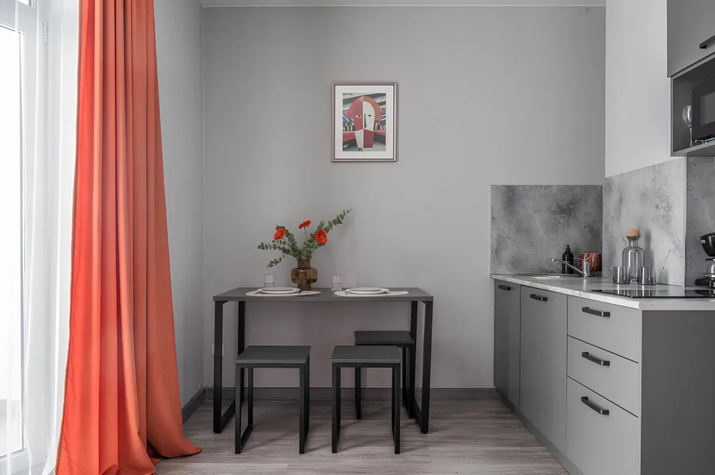 Студия однокомнатная в Чкаловском, 29 м², Екатеринбург — кухня, фото 4