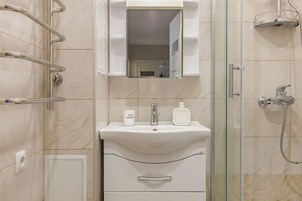 Квартира двухкомнатная у Горьковской, в Кузнечихе, 60 м², Нижний Новгород — ванная комната, фото 2