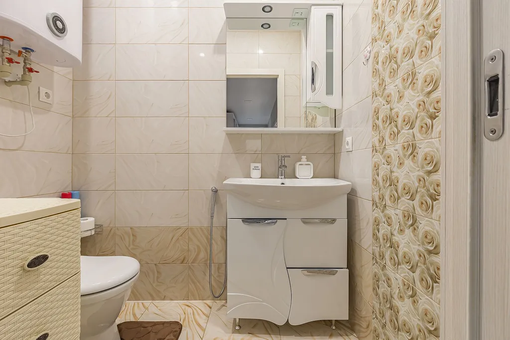 Квартира двухкомнатная у Горьковской, в Кузнечихе, 60 м², Нижний Новгород — ванная комната, фото 4