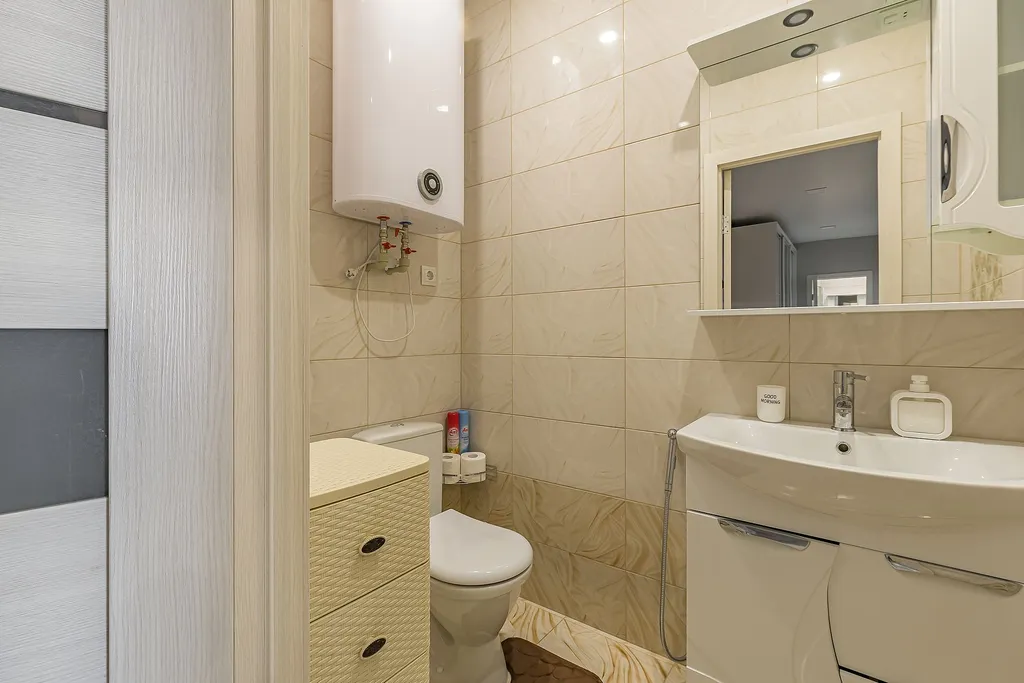 Квартира двухкомнатная у Горьковской, в Кузнечихе, 60 м², Нижний Новгород — ванная комната, фото 5