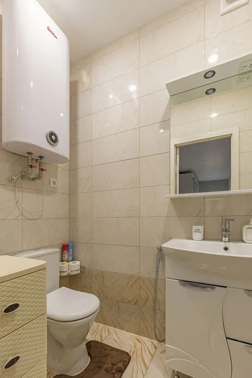 Квартира двухкомнатная у Горьковской, в Кузнечихе, 60 м², Нижний Новгород — ванная комната, фото 6