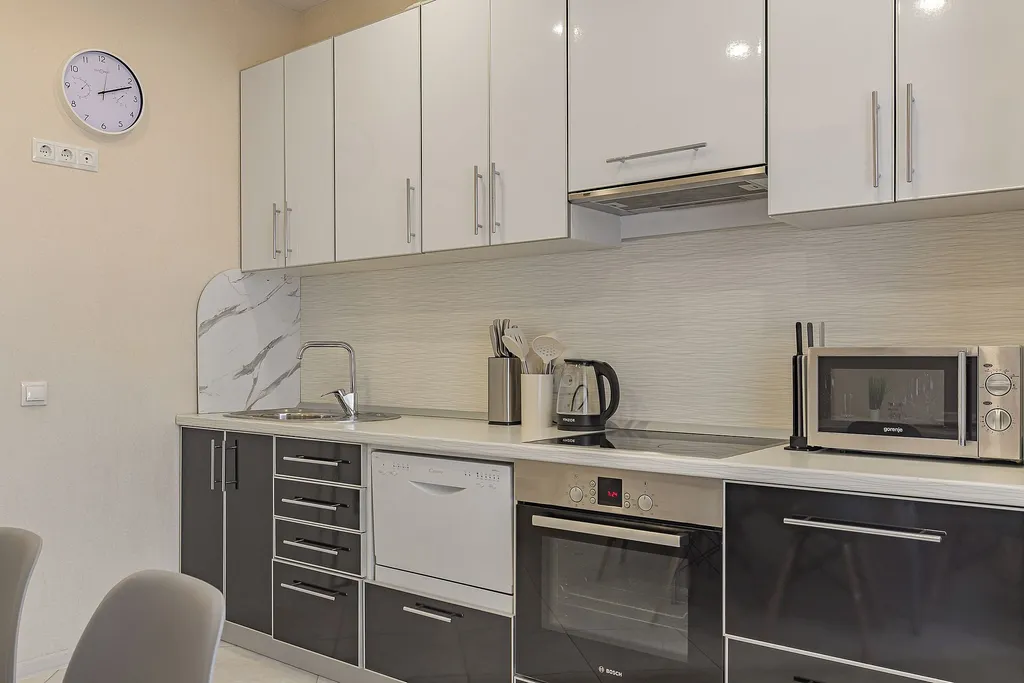 Квартира двухкомнатная у Горьковской, в Кузнечихе, 60 м², Нижний Новгород — кухня, фото 5