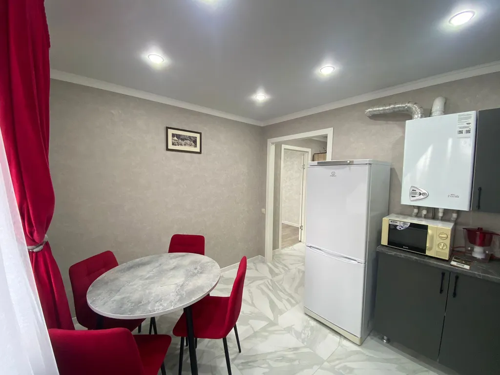 Квартира однокомнатная на улице Булгакова, 34 м², Пятигорск — кухня, фото 2