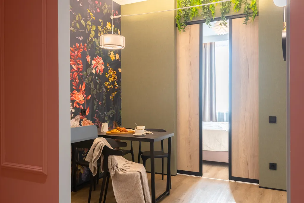 Квартира двухкомнатная у Площади Габдуллы Тукая, в Вахитовском, 45 м², Казань — кухня, фото 11