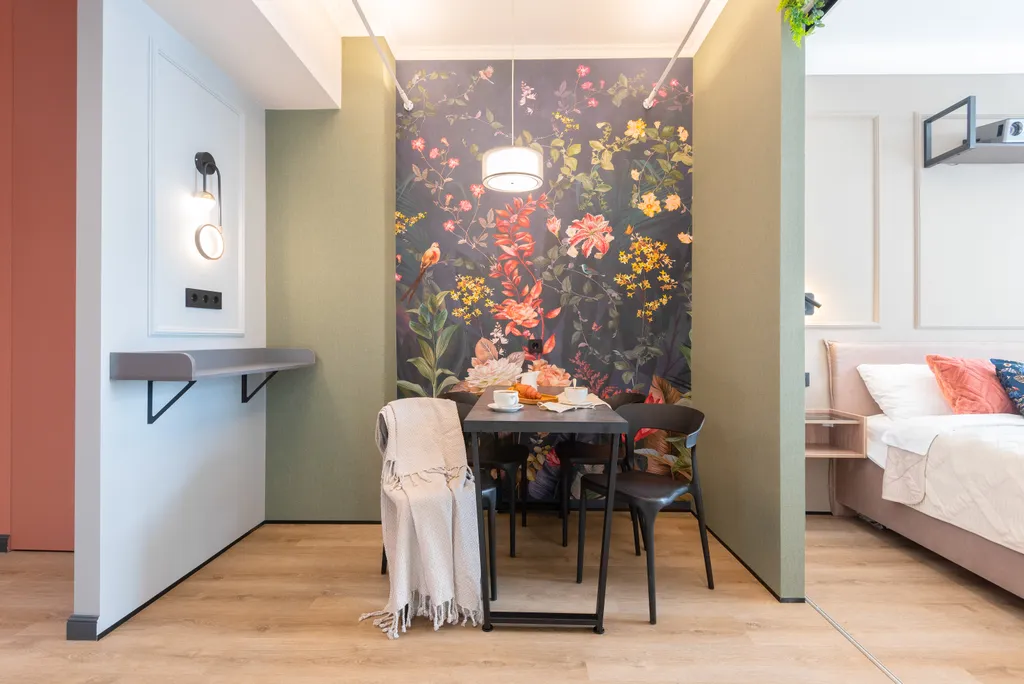 Квартира двухкомнатная у Площади Габдуллы Тукая, в Вахитовском, 45 м², Казань — кухня, фото 2