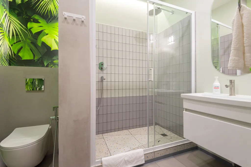 Квартира двухкомнатная у Площади Габдуллы Тукая, в Вахитовском, 45 м², Казань — ванная комната, фото 4