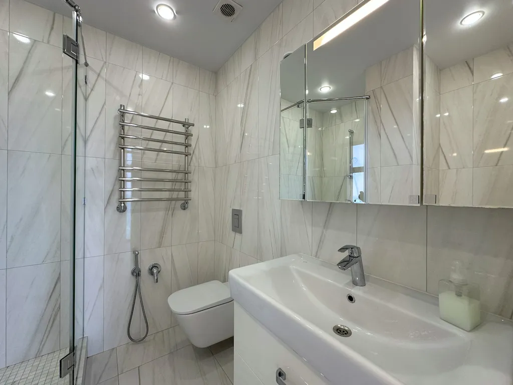 Апартаменты однокомнатные на проспекте Курортном, 44 м², Сочи — ванная комната