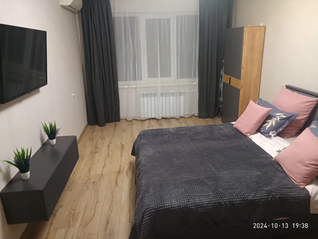 Квартира однокомнатная на улице Куйбышева, 35 м², Симферополь — спальня, фото 3