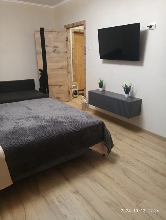 Квартира однокомнатная на улице Куйбышева, 35 м², Симферополь — спальня, фото 4