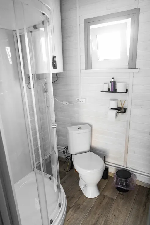 Дом 4-местный в деревни Кириллово, 40 м², Пушкинские Горы — ванная комната, фото 2