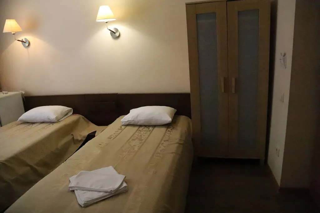 Двухместный номер с 2 отдельными кроватями полулюкс