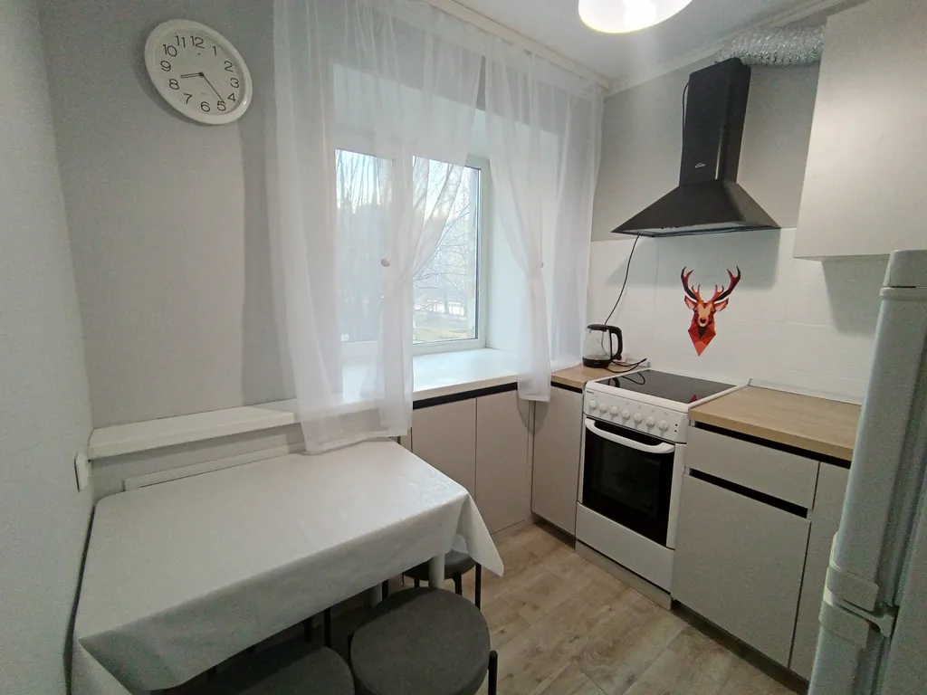 Квартира однокомнатная на улице Рижской, 30 м², Тюмень — кухня