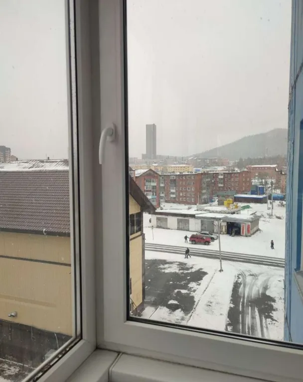 Квартира однокомнатная на улице Дзержинского, 40 м², Шерегеш — вид из окна